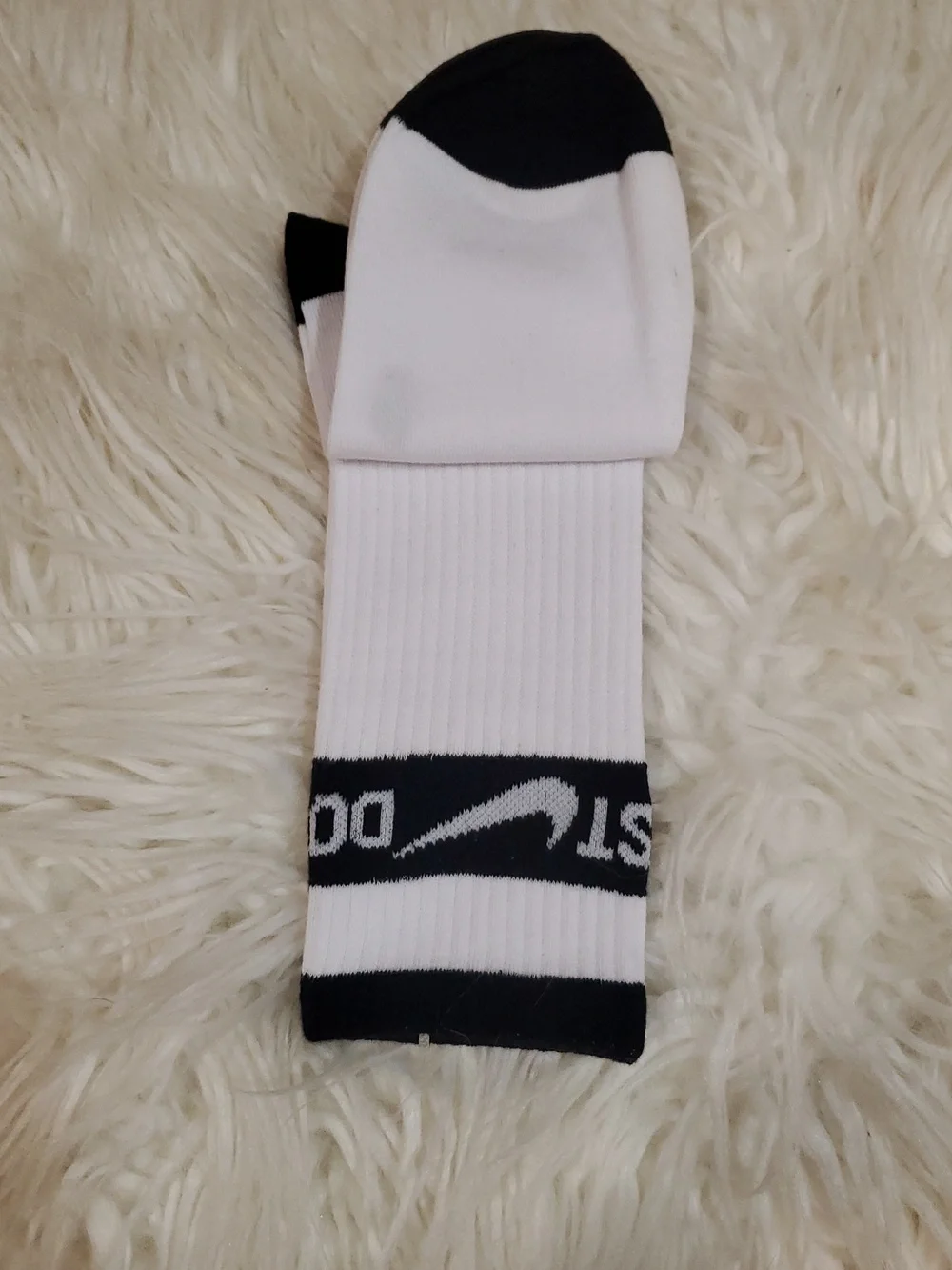 Nike crew socks size medium